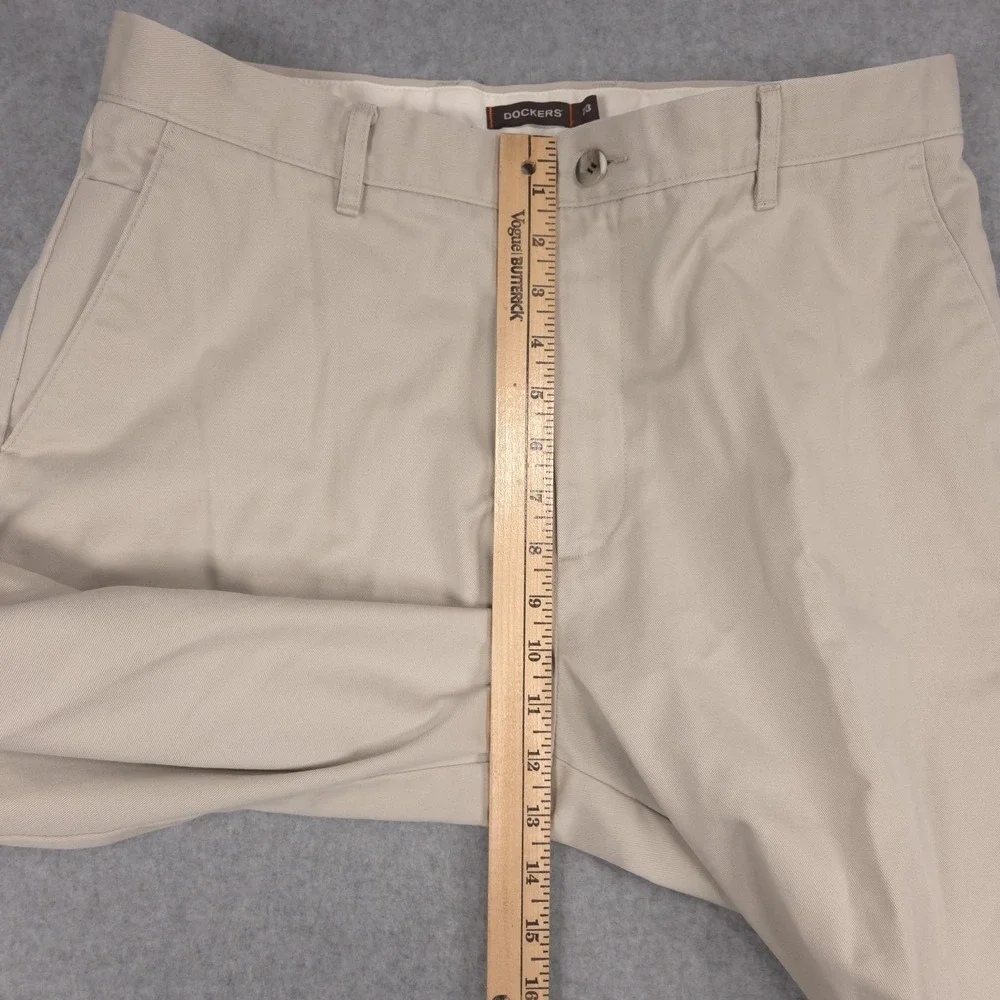 Dockers D3 Mens 34x30 Cream Ivory Khaki Flat Front Casual Chino Pants School